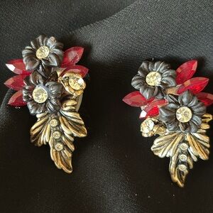 Eye catching dressy earrings